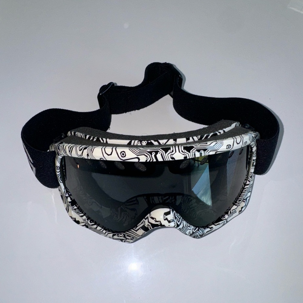 Magellan Outdoors Ski Goggles - Black White - Excellent